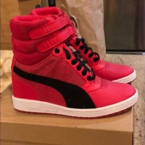 NEW!!! Puma high top sneakers
